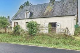 Detached Country House with Outbuilding