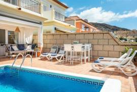 3 Bed 2 Bath Villa with Pool For Sale, El Madronal, Costa Adeje, 950,000€