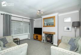 3 bedroom, Semi-detached bungalow for sale