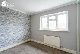 2 bedroom, Terraced House for sale