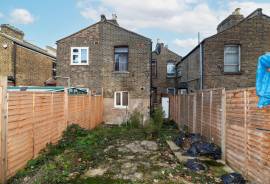 4 bedroom, Terraced House for sale