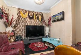 4 bedroom, Terraced House for sale