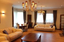 Detached house for rent in Jurmala, 365.00m2