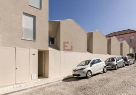 NEW 2 BEDROOM DUPLEX VILLA WITH INTERIOR GARDEN AND TERRACE TO THE CAMPANHÃ METRO