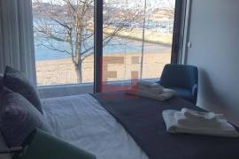 Luxury 1 Bedroom Apartment in Afurada – First Line of the Douro River, to Afurada Marina