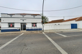 Bank building for services with 120 m2 on a plot of 538 m2 located in Riachos