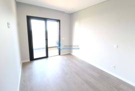 New 3 bedroom apartment with garage and storage room for sale - Gambelas/Faro