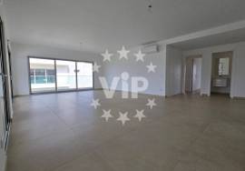 ALBUFEIRA - CORREEIRA -   THREE BEDROOM TOP FLOOR  APARTMENT