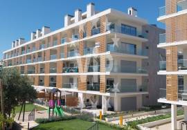 ALBUFEIRA  - TWO BED PENTHOUSE - JACUZZI - ROOF TERRACE - SWMMING POOL -  BALCONIES - GARDEN  - GARAGE - FURNISHED