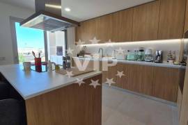 ALBUFEIRA  - TWO BED PENTHOUSE - JACUZZI - ROOF TERRACE - SWMMING POOL -  BALCONIES - GARDEN  - GARAGE - FURNISHED