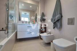 ALBUFEIRA  - TWO BED PENTHOUSE - JACUZZI - ROOF TERRACE - SWMMING POOL -  BALCONIES - GARDEN  - GARAGE - FURNISHED