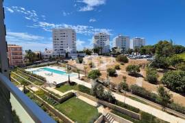 ALBUFEIRA  - TWO BED PENTHOUSE - JACUZZI - ROOF TERRACE - SWMMING POOL -  BALCONIES - GARDEN  - GARAGE - FURNISHED