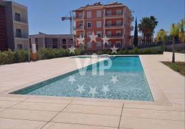 ALBUFEIRA  - TWO BED PENTHOUSE - JACUZZI - ROOF TERRACE - SWMMING POOL -  BALCONIES - GARDEN  - GARAGE - FURNISHED