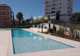 ALBUFEIRA  - TWO BED PENTHOUSE - JACUZZI - ROOF TERRACE - SWMMING POOL -  BALCONIES - GARDEN  - GARAGE - FURNISHED