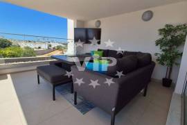 ALBUFEIRA  - TWO BED PENTHOUSE - JACUZZI - ROOF TERRACE - SWMMING POOL -  BALCONIES - GARDEN  - GARAGE - FURNISHED