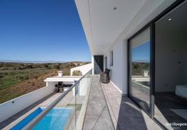 Modern Villa with 2+1 bedrooms in Vila do Bispo: Comfort, Sustainability, and Proximity to Algarve's Best Beaches