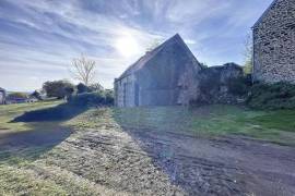 Countryside Barn with Open View