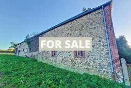 Detached Country House with Outbuilding