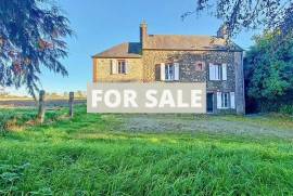 Detached Country House with Outbuilding