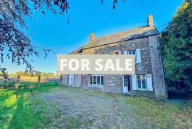 Detached Country House with Outbuilding