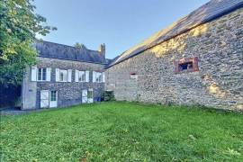 Detached Country House with Outbuilding