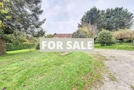 Detached Country House with Outbuilding