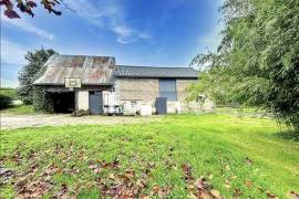 Detached Country House with Outbuilding