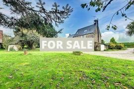 Detached Country House with Outbuilding