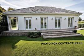 Traditional House with Garden, Ready to Move Into