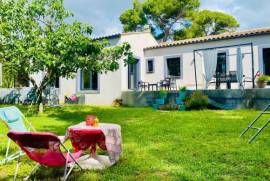 Detached Villa with Landscaped Garden