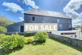 Detached Country House with Outbuilding