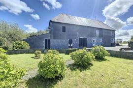 Detached Country House with Outbuilding