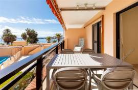 Front-line 1 Bedroom Apartment for Sale in Bucanero, Los Cristianos, 495,000€