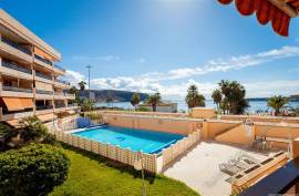 Front-line 1 Bedroom Apartment for Sale in Bucanero, Los Cristianos, 495,000€