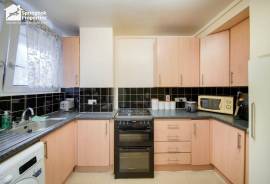 2 bedroom, Maisonette for sale