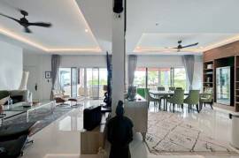 ARIA : Luxurious 5 Bed 4 Bath Pool Villa in Thab Tai HuaHin