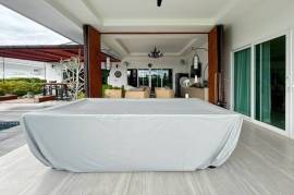 ARIA : Luxurious 5 Bed 4 Bath Pool Villa in Thab Tai HuaHin