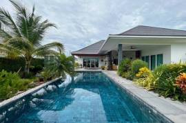 ARIA : Luxurious 5 Bed 4 Bath Pool Villa in Thab Tai HuaHin