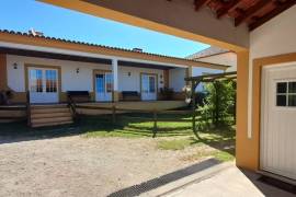 Farm with rustic 4-bedroom house, annex and land - a few minutes from Obidos