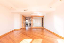 Luxury 3 bedroom apartment - NEW - with garage and storage room - Almada