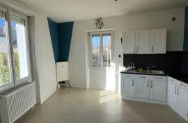 €86000 - Town House with Enclosed Garden and Garage