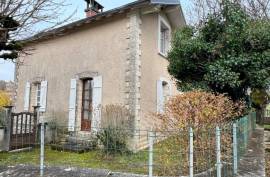 €129000 - 3 Bedroom House For Sale In Nanteuil-en-Vallee With Large Garden