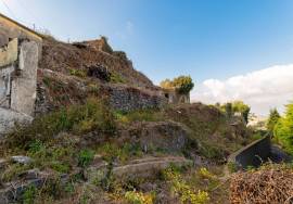 Mixed Building with Ruins - Funchal