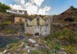 Mixed Building with Ruins - Funchal