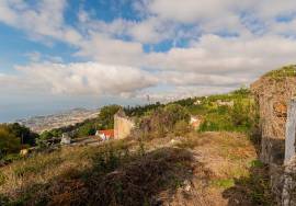 Mixed Building with Ruins - Funchal