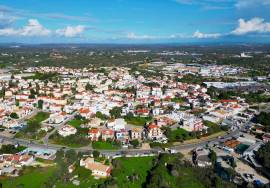 New 4 bedroom contemporary villa for sale in Portimão