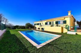 4 Bedroom Detached House with Pool in Montes de Alvor - Portimão