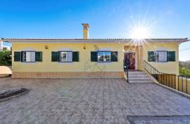 4 Bedroom Detached House with Pool in Montes de Alvor - Portimão