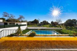 4 Bedroom Detached House with Pool in Montes de Alvor - Portimão