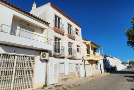 Bank building consisting of 3 T1 + 1 apartments located in Tunis